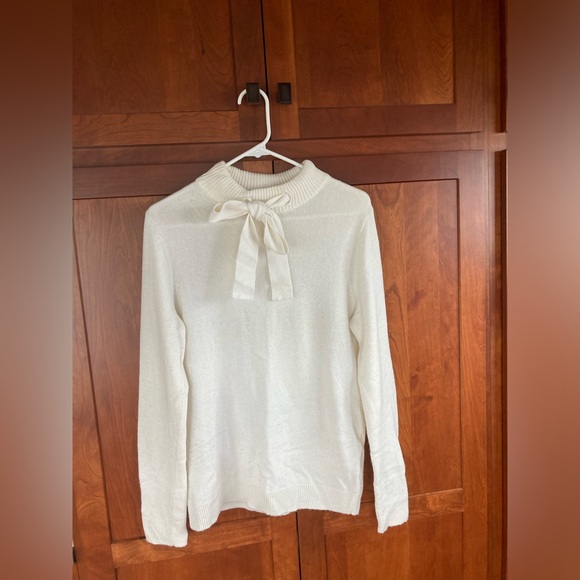 Vineyard Vines cream mock neck sweater. Size M - Picture 1 of 3